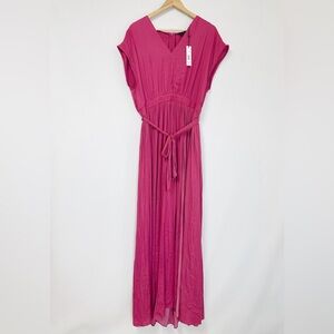 T-TAHARI Plus size Pleated Satin Jumpsuit Corsage size 16